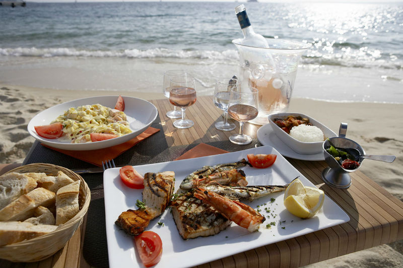 Отдых в Крыму в мае – пикник на пляже