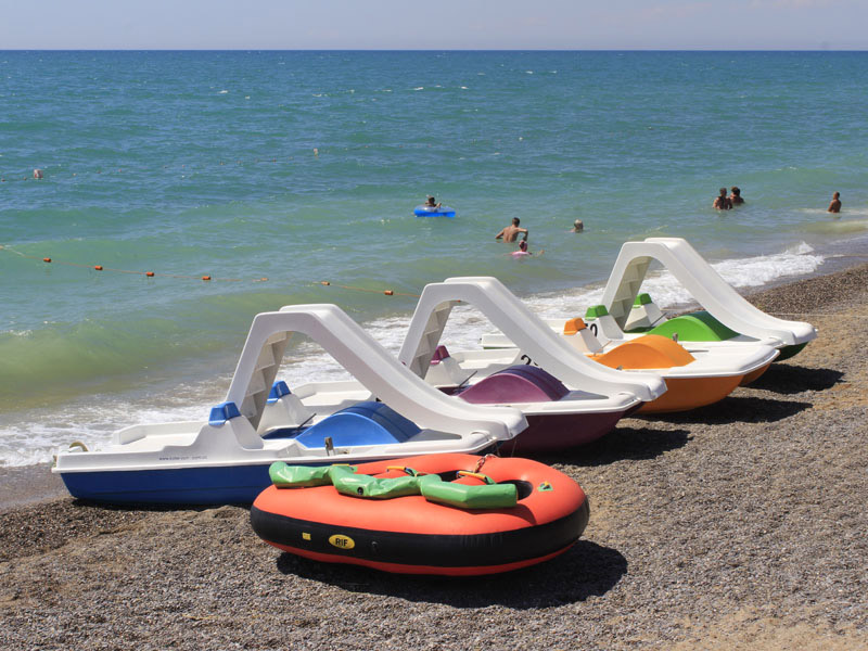 Водные развлечения на пляже Николаевки