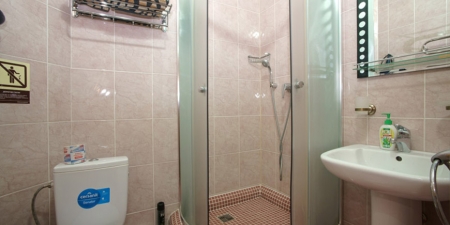 коттедж николаевка - ванная комната